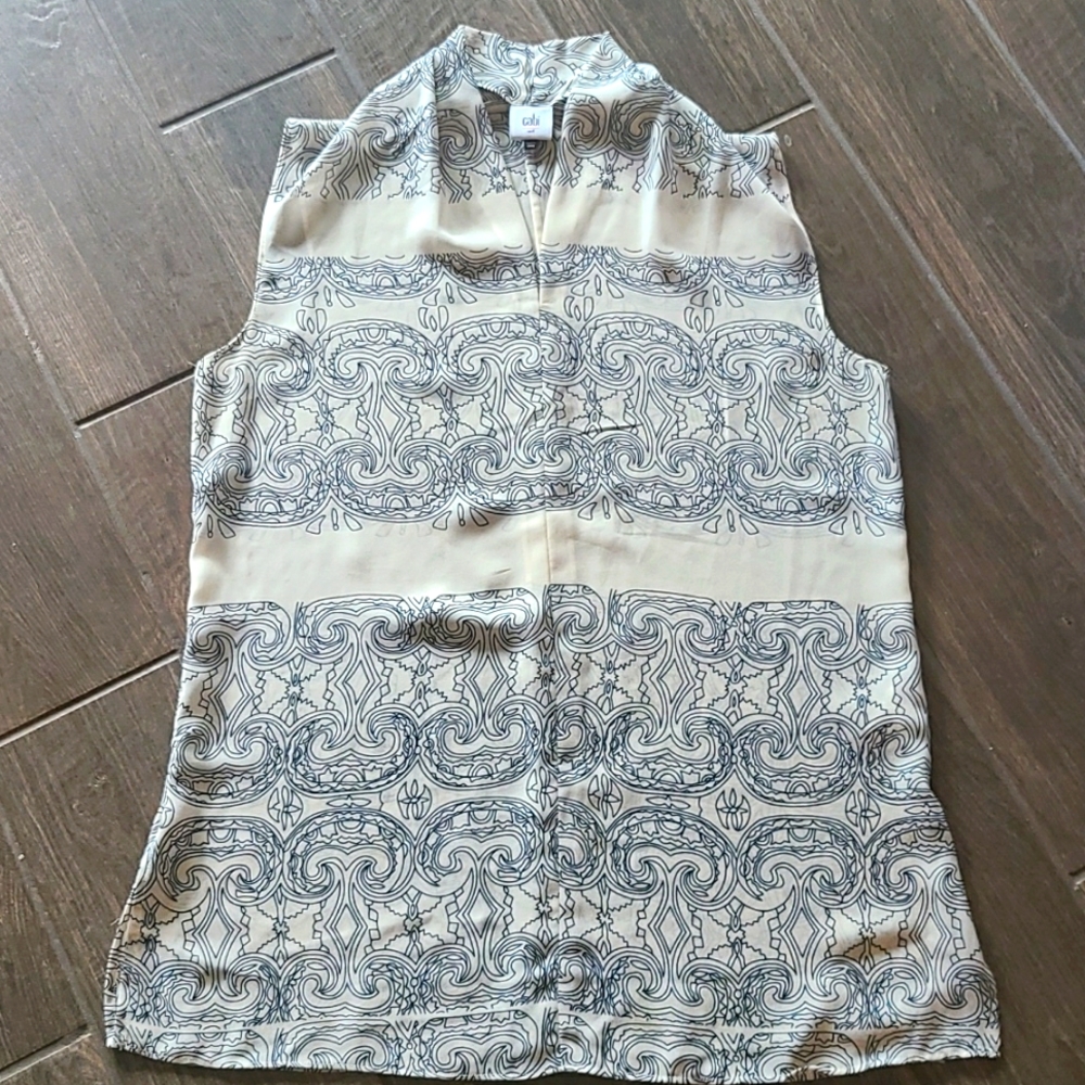 Cabi Sheer Scrollwork Sleeveless Tunic Style 3901 Size Medium Sleeveless